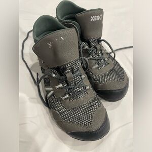 Men’s xero xcusion hiking boots. Size 8.5